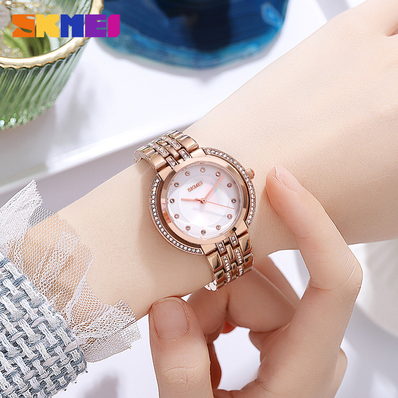 Analog Quartz Watch - สร้อยข้อมือสตรีนาฬิกาควอตซ์หรูหราหน้าปัดประดับเพชร สายโลหะผสมสังกะสี จอแสดงผลแบบอะนาล็อก 3 บาร์กันน้ำ นาฬิกาข้อมือแฟชั่น